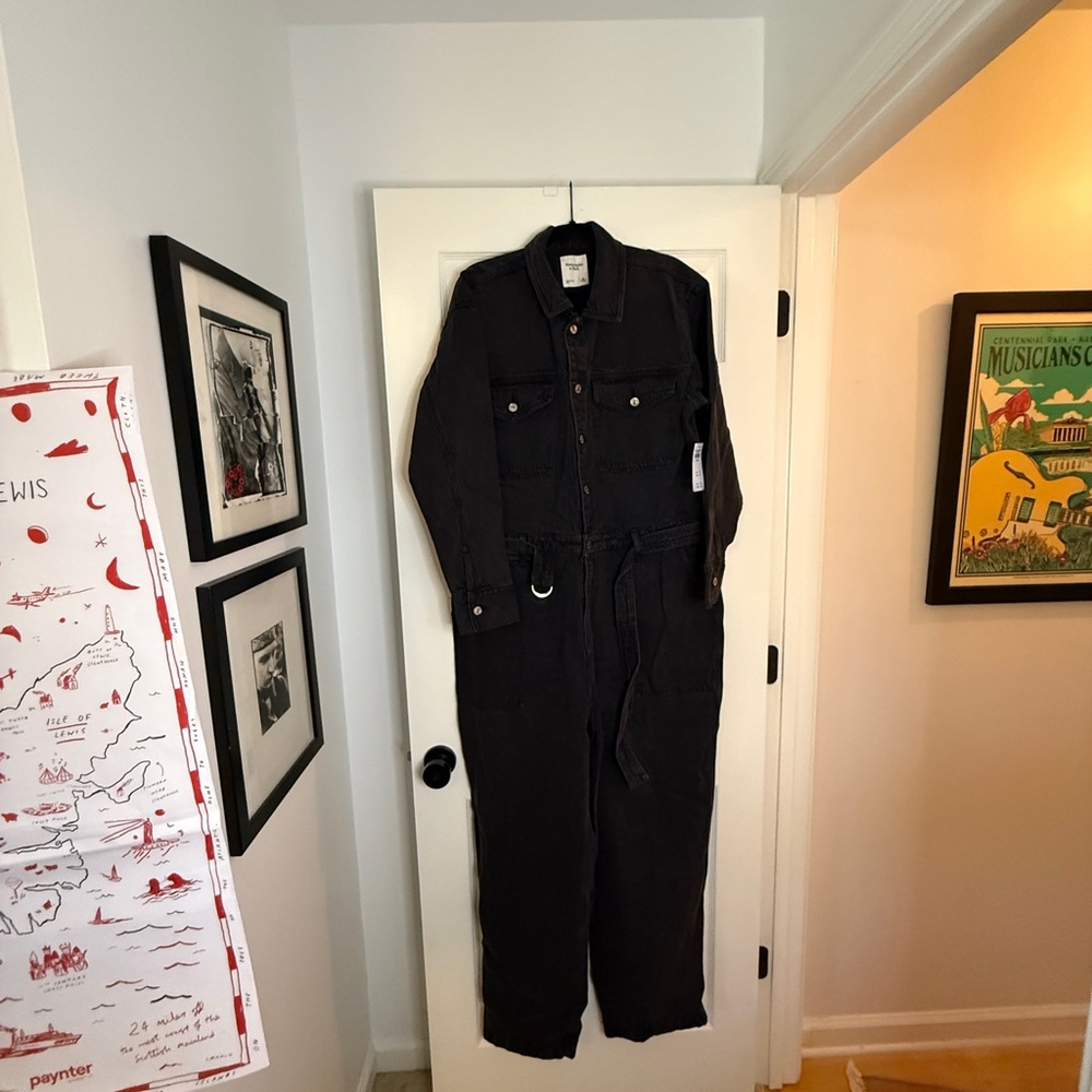 Abercrombie & Fitch Black Jacket with Dark Gray Collar